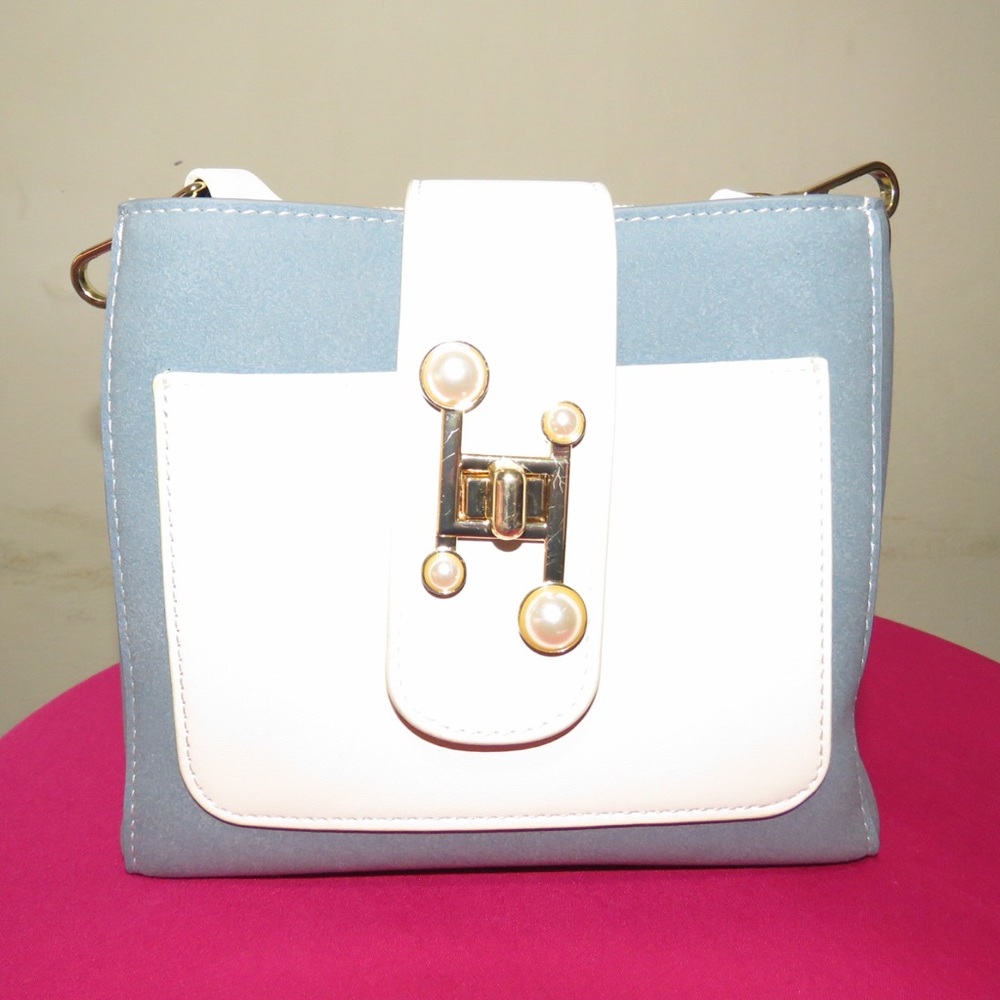Light Blue Purse - Picture 4 of 9